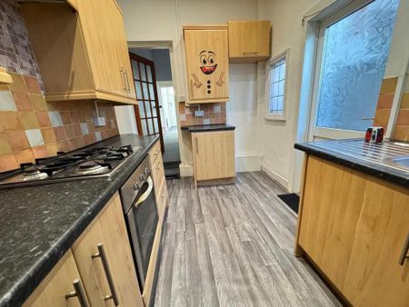 3 bedroom terraced house to rent - Photo 4