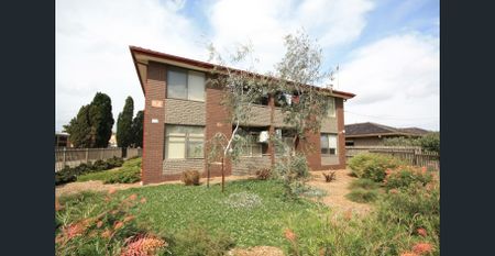 Short walk to Upfield Train Station - Photo 4