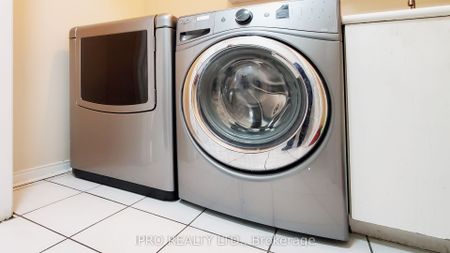 For Lease - 5060 Moulin Rouge Crescent Unit# Main, Mississauga, Ontario - Photo 2