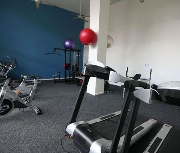 Convenient Spacious Modern Living - Photo 5