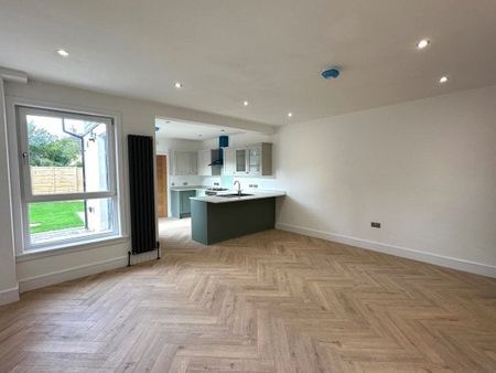 Lorraine, Greenhithe Terrace, Rumford... - Photo 2