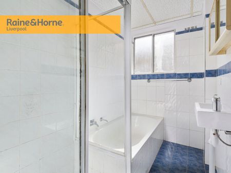 Large Three Bedroom Unit!! - Photo 2