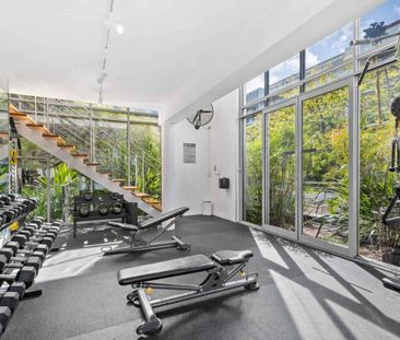 One Bedroom Apartment with Registered Car Space - Photo 6