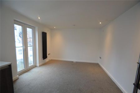 3 bedroom apartment to rent - Photo 3