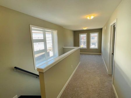 For Lease - 942 Robert Ferrie Drive, Kitchener, Ontario - Photo 4