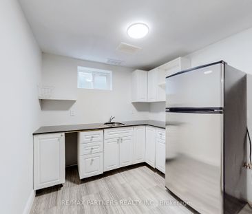 For Lease - 6 Geoffrey Crescent, Whitchurch-Stouffville, Ontario - Photo 4