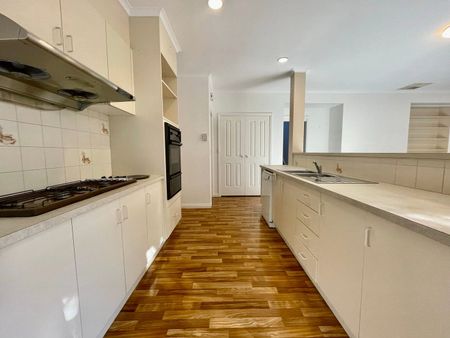 Burwood - Photo 4