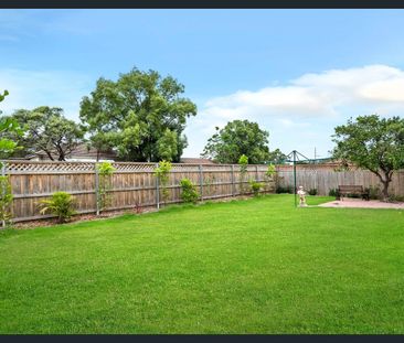 Single Story Family Home - Photo 4