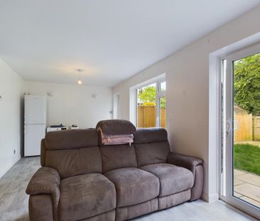 3 bedroom terraced house to rent - Photo 1