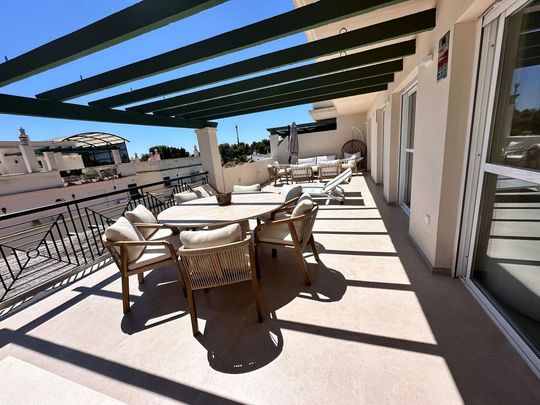 Luxury Flat for rent in Nueva Andalucia, Spain - Photo 1