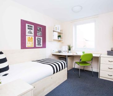 Silver En Suite - Photo 6