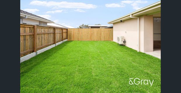 Big & Bright! - Photo 1