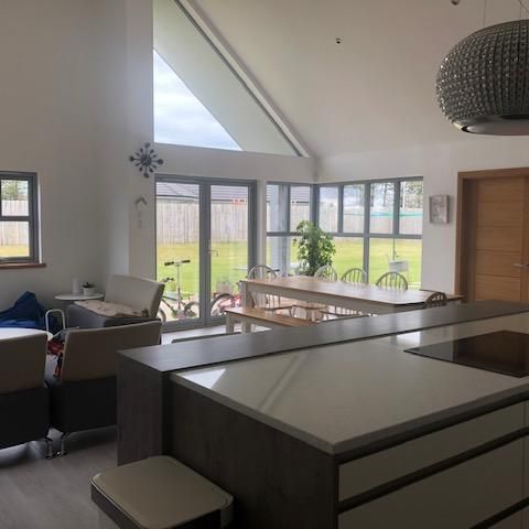 5 bedroom bungalow to rent - Photo 1