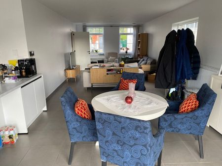 Recente ruime 3-gevel woning, ideaal gelegen op 1km van het centrum van Sterrebeek. - Photo 2