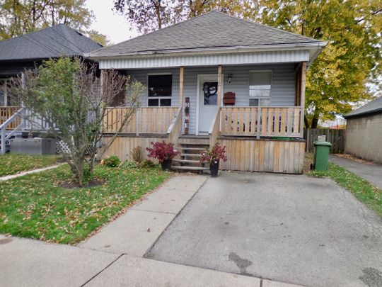 For Lease - 212 Mcanulty Boulevard, Hamilton, Ontario - Photo 1