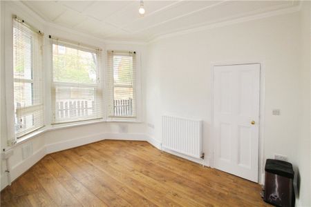 Replingham Road, London, SW18 5LJ - Photo 2
