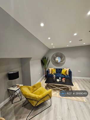 3 bedroom flat to rent - Photo 1