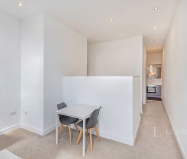 studio to rent Vicar Lane, Bradford, West Yorkshire, BD1 - Photo 6