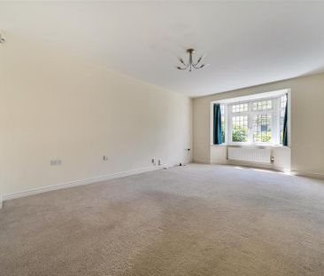 4 bedroom detached house to rent - Photo 2