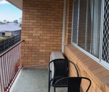 Two Level, Two Bedroom Unit Close to CBD - Photo 3