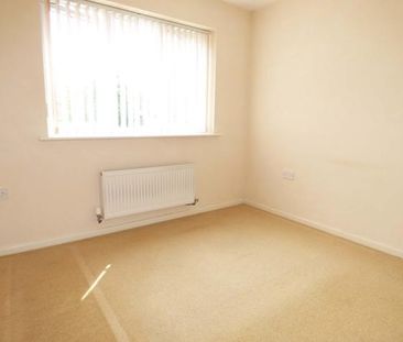 2 bedroom ground floor flat to rent - Photo 4