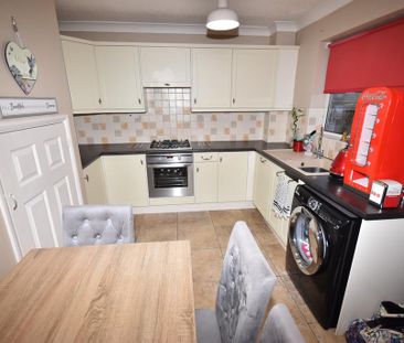 3 bedroom semi-detached house to rent - Photo 5