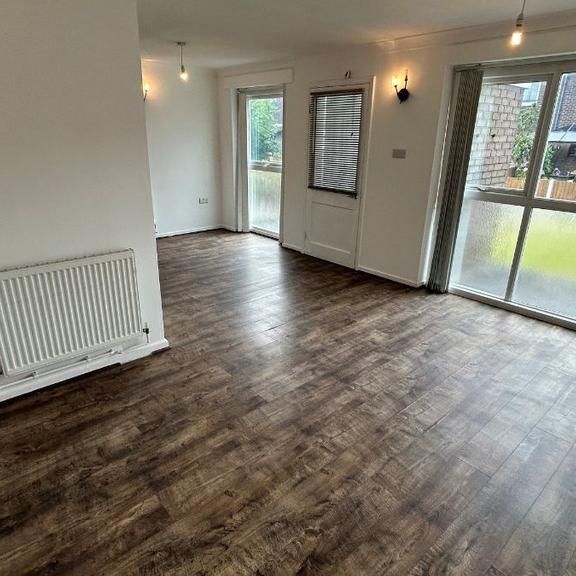2 bedroom terraced house to rent - Photo 1