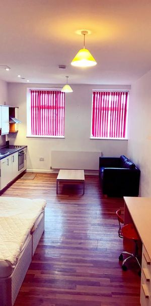 Studio to rent - Photo 1