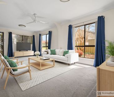 Charming Home with Studio in the Heart of Bathurst - Photo 2