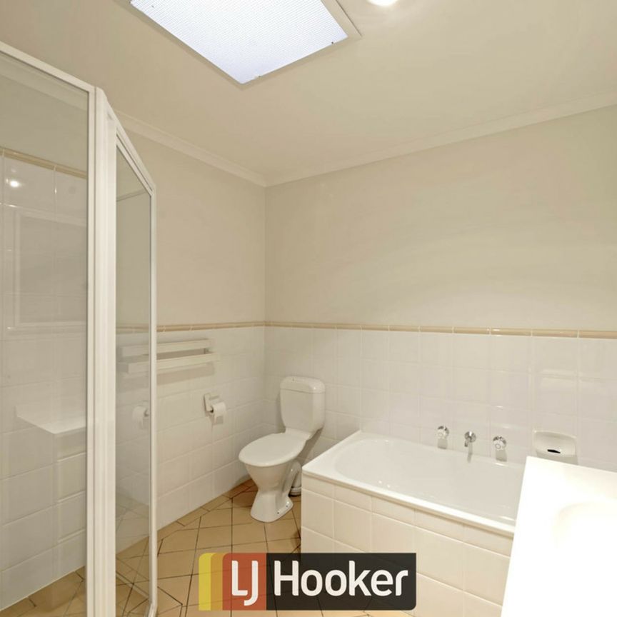 Beautiful Two Storey Townhouse - Photo 1
