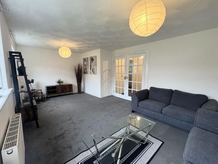 3 bedroom ground floor maisonette to rent - Photo 3