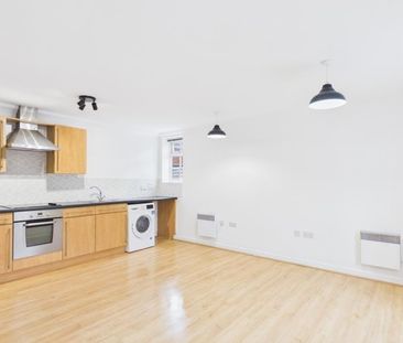 Harescombe Drive, Gloucester - Photo 4