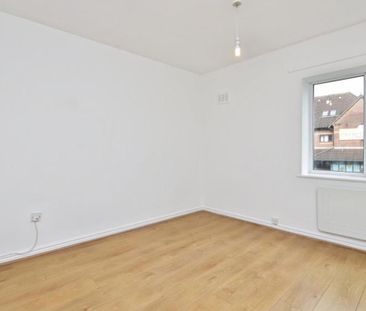 A great ground floor one-bedroom flat is available to let in Bristo... - Photo 4