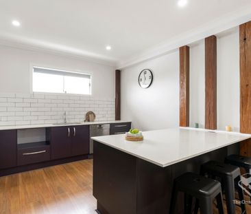 Furnished with Bills + WiFi Incl - Photo 3