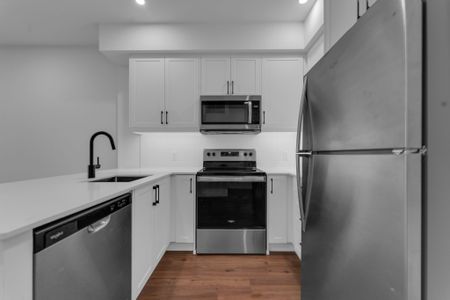 For Lease - 1000 Lackner Place Unit# 215, Kitchener, Ontario - Photo 3