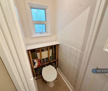 2 bedroom maisonette to rent - Photo 4