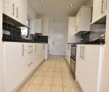 2 bedroom terraced house to rent - Photo 3