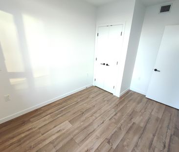 University District One Bedroom Condo with Storage and Parking - Photo 4