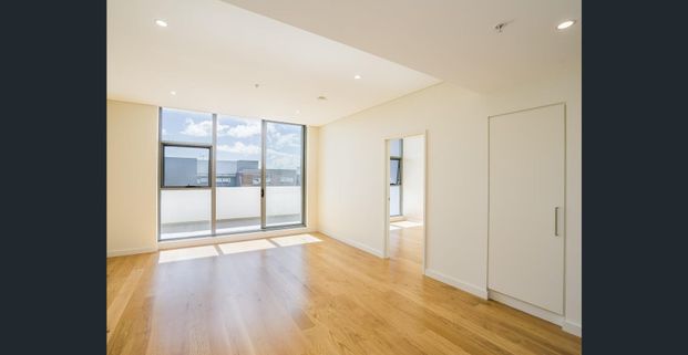 Cosmopolitan style living - Photo 1