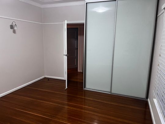 Sylvania - Photo 1