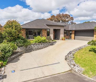 Spacious Four-Bedroom Home with Multiple Living Areas and Private G... - Photo 4