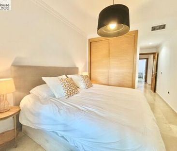 Ground floor apartment - Marbella (Elviria) - Photo 4