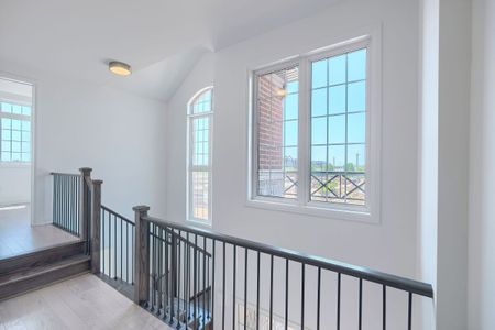 For Lease - 3105 Travertine Drive, Oakville, Ontario - Photo 2