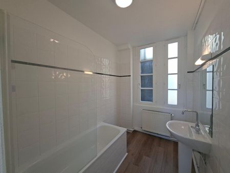 Location Appartement 3 pièces 113m² LYON 1er - Photo 3