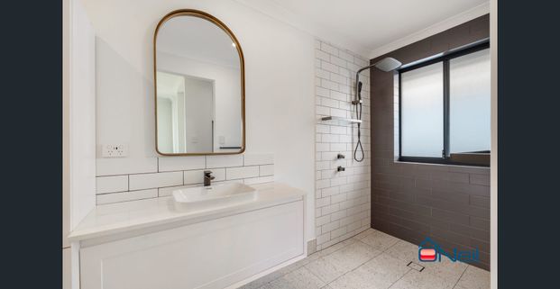 BYFORD - 4x2 - QUALITY FAMILY HOME MEETS UNBEATABLE CONVENIENCE - Photo 1