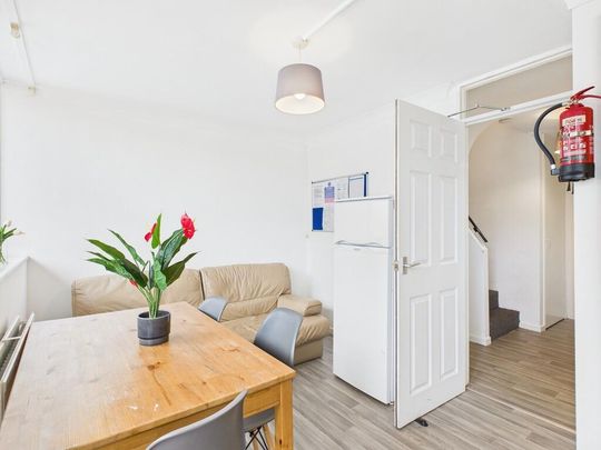 4 bedroom apartment to rent - Photo 1