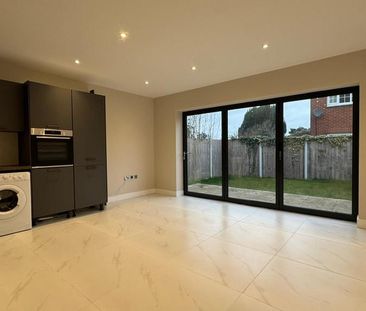 3 bedroom semi-detached house to rent - Photo 5