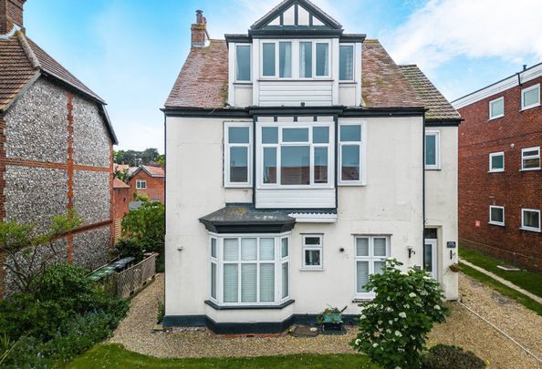Sheringham - Photo 1