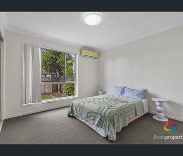 Comfortable Living with a Flexible Floor Plan - Photo 5