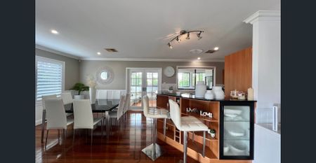 SPACIOUS MODERN 3-BEDROOM HOME - TINGIRA HEIGHTS, NSW - Photo 4